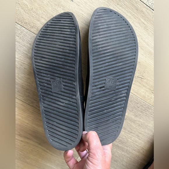 Zara flat leather sandal, black size 10 US size 41 European. - Picture 5 of 10